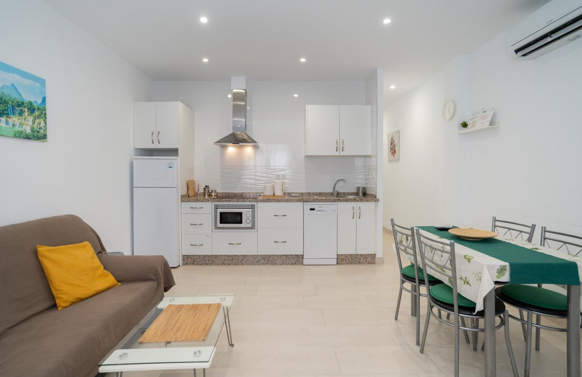 Mrv Apartamento Al Lado De La Playa Con Parking Benalmádena Eksteriør bilde